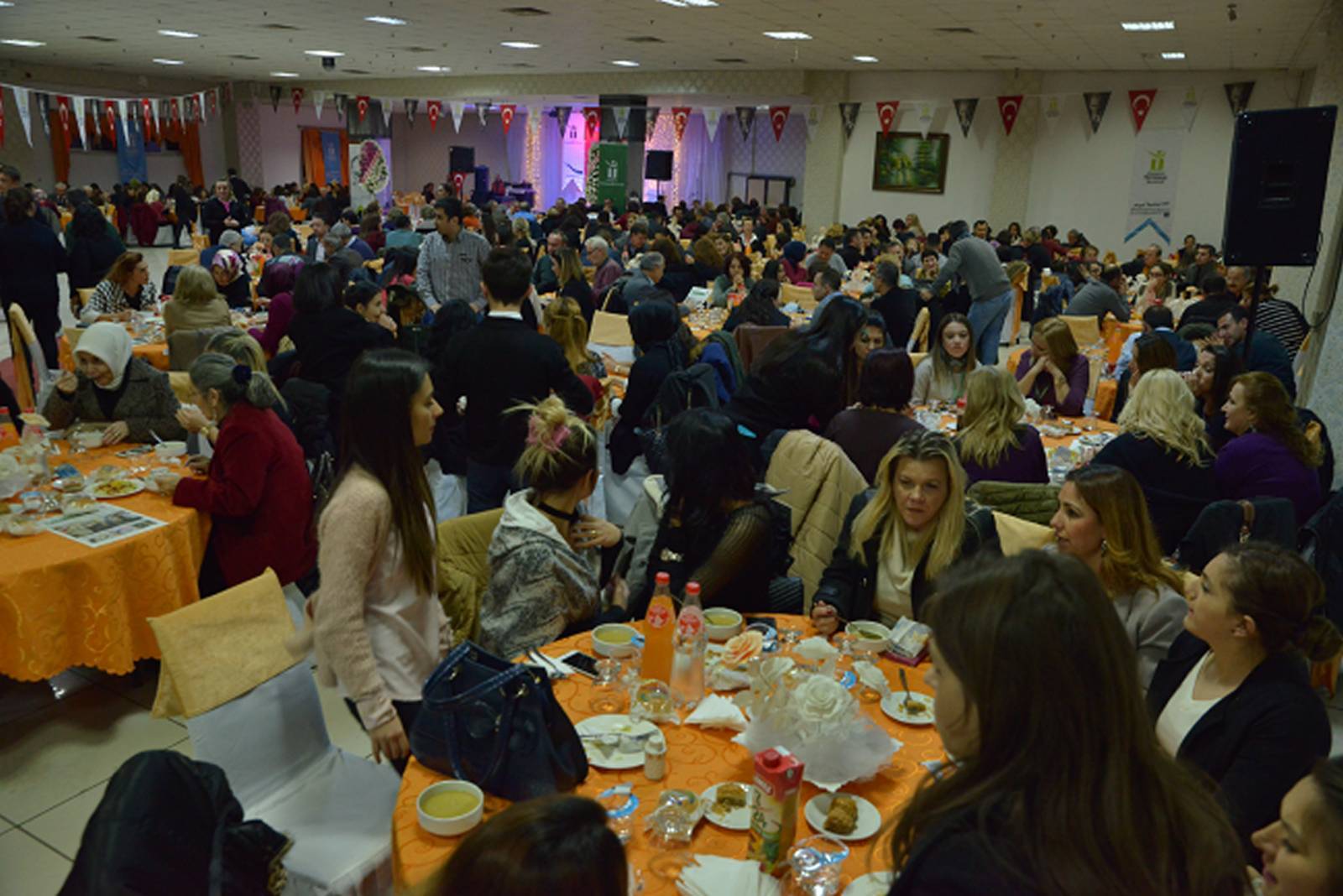 Down Sendromlu Çocuklardan 14 Tablo Canlandırması Down Sendromlu Çocuklardan 14 Tablo Canlandırması