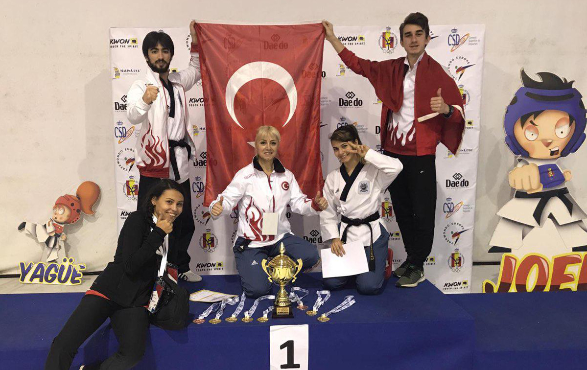 TEPEBAŞI GURURLANDIRMAYA DEVAM EDİYOR