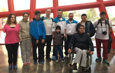 ENGELLİ YÜZÜCÜLER ESKİŞEHİR'İN GURURU OLDU