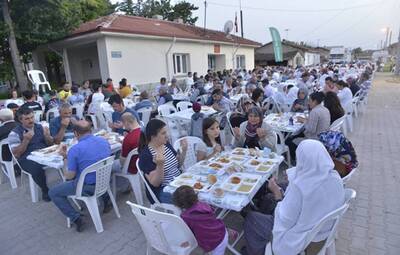 KIZILİNLER'DE İFTAR BEREKETİ