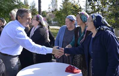 BAŞKAN ATAÇ'A DAVUL ZURNALI KARŞILAMA
