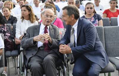 BAŞKAN ATAÇ'IN FİRUZ KANATLI MESAJI