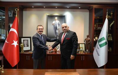 KÜBA BÜYÜKELÇİSİ CASALS ATAÇ'I ZİYARET ETTİ
