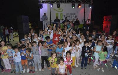 YEŞİLTEPE'DE HALK KONSERİ COŞKUSU