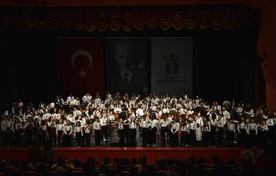 ÇOCUK SENFONİ ORKESTRASI ÇANAKKALE YOLCUSU