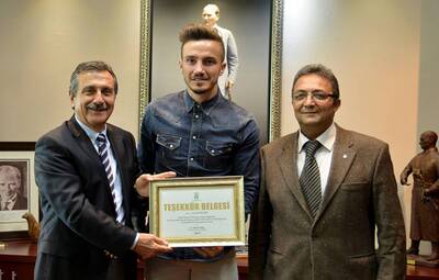 ESKİŞEHİRSPORLU ANIL KARAER'DEN DUYARLI DAVRANIŞ