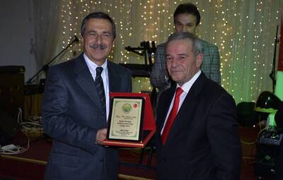 ATAÇ'A TEŞEKKÜR PLAKETİ