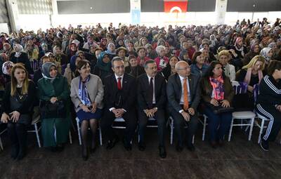 3 BİN KADIN REGAİP KANDİLİ İÇİN BİR ARADA