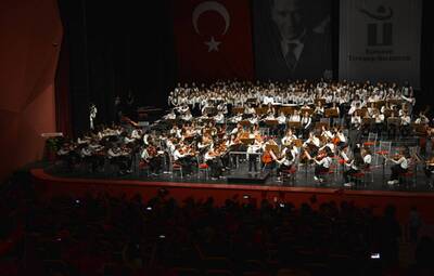 ATATÜRK'ÜN ÇOCUKLARI 23 NİSAN İÇİN ÇALDI