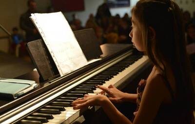 23 NİSAN ÇSM'DE ÇOCUKLAR 2015'E VEDA ETTİ
