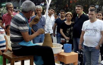 PİŞMİŞ TOPRAK YİNE HALKLA BULUŞTU