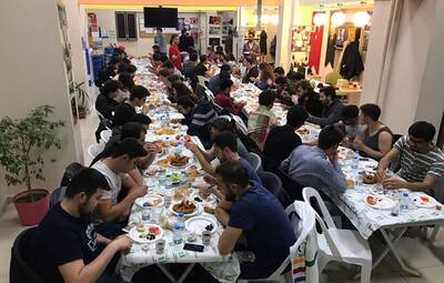 ŞEHRİN GENÇLİK NOKTASINDA SAHUR SEVİNCİ
