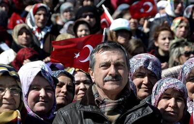 TÜRK KADINI AYDINLIK CUMHURİYETİN TEMEL YAPI TAŞIDIR,