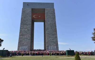 ZAFERİN 100. YILINDA 1100 KADIN ÇANAKKALE'DE