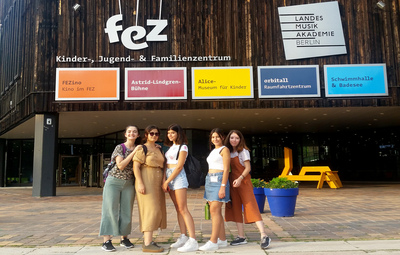GENÇ TİYATROCULAR ALMANYA'DA FESTİVALE KATILDI