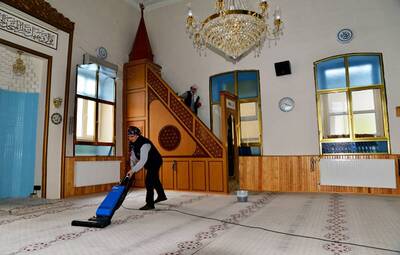 TEPEBAŞI'NIN CAMİLERİ ÖZENLE TEMİZLENİYOR
