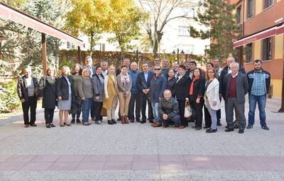 TEPEBAŞI'NIN ANLAYIŞINDA HERKESE HİZMET ETMEK VAR