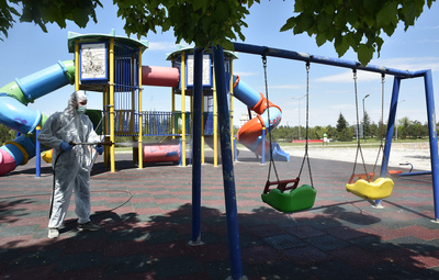 PARKLARDA İLAÇLAMA ÇALIŞMASI SÜRÜYOR