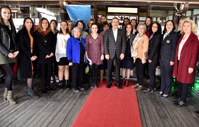 BAŞKAN ATAÇ: "KADINLARIMIZA 1 GÜN DEĞİL HER GÜN DEĞER VERMELİYİZ"