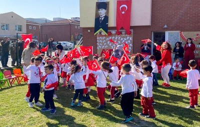 ÇOCUKLARIN CUMHURİYET COŞKUSU