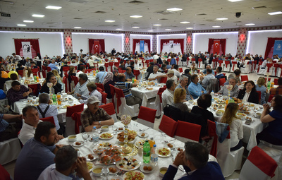 TEPEBAŞI MUHTARLARI İFTARDA BULUŞTU