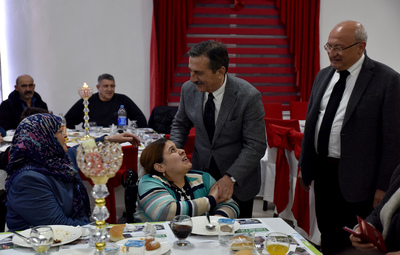 BAŞKAN ATAÇ ENGELLİ BİREYLER İLE BULUŞTU