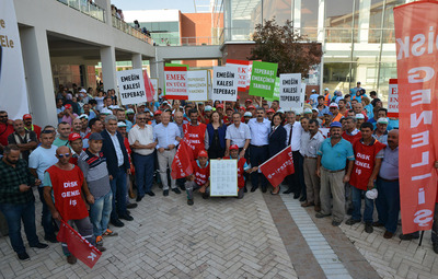 TEPEBAŞI'NDA TOPLU SÖZLEŞME SEVİNCİ