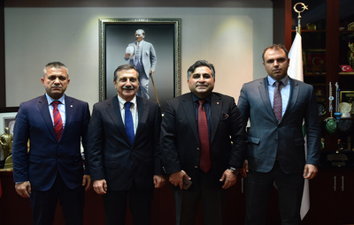 POSTACILARDAN BAŞKAN ATAÇ'A ZİYARET
