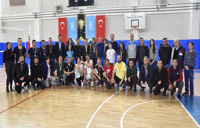 TEPEBAŞI'NDA VOLEYBOL TURNUVASI SONA ERDİ