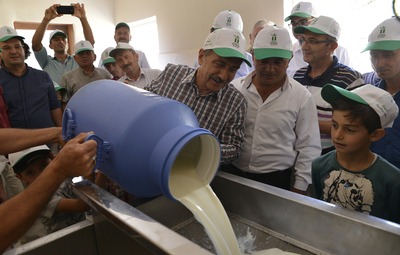 BAŞKAN ATAÇ SÜT ÜRETİMİNİN ÖNEMİNE DİKKAT ÇEKTİ