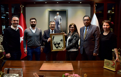 ECZACILARDAN BAŞKAN ATAÇ'A TEBRİK
