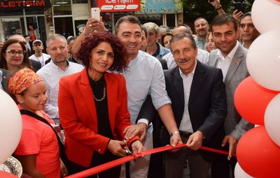 ATAÇ BOZÜYÜK'TE EYT'LİLERE DESTEK OLDU