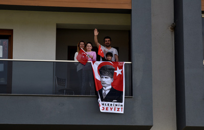23 NİSAN COŞKUSU EVLERE SIĞMADI