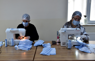 KADINLARIN MASKE DESTEĞİ BÜYÜYEREK SÜRÜYOR