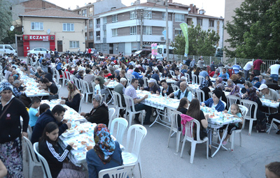 İFTAR SOFRALARI ŞİRİNTEPE'DE KURULDU