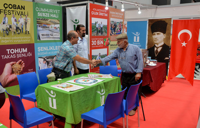 TEPEBAŞI BELEDİYESİ ÜRETİCİLERİN YANINDA
