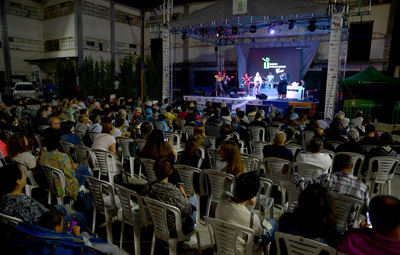SEMPOZYUMDA KONSERLER SÜRÜYOR