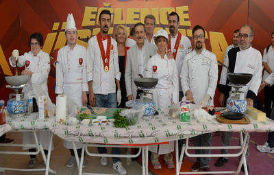 ÖZEL ÇOCUKLARDAN ÖZEL YEMEKLER