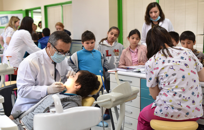 TEPEBAŞI'NIN ÇOCUKLARI GELECEĞE SAĞLIKLA GÜLÜMSÜYOR