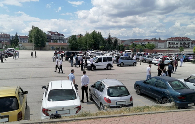 İKİNCİ EL ARAÇ PİYASASININ KALBİ TEPEBAŞI'NDA ATIYOR