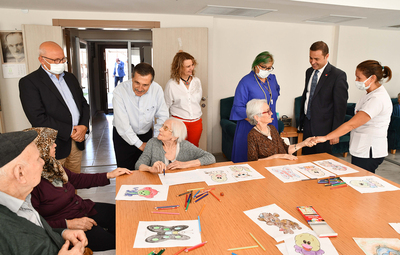 TEPEBAŞI ALZHEIMER HASTALARININ YANINDA