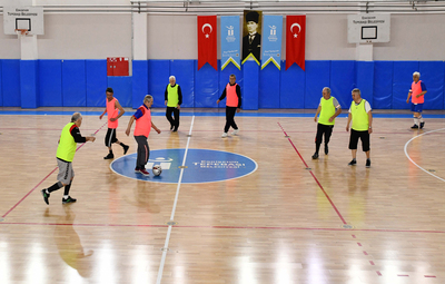 AKİL AYAKLAR SAHANIN TOZUNU ATTI