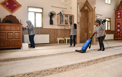 CAMİLERDE BAYRAM TEMİZLİĞİ