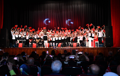 İKİ ELİN SESİ VAR ÇOCUK KOROSU'NDAN 23 NİSAN KONSERİ