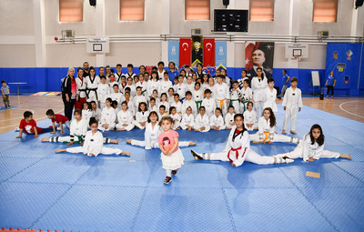 SPORCU ÇOCUKLARDAN 23 NİSAN KUTLAMASI