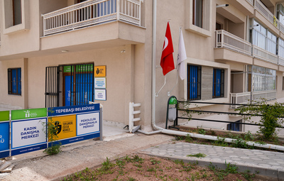 KADINLAR HAKLARINI ÖĞRENİYOR
