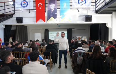 TEPEBAŞI'NDA ANTRENÖR GELİŞİM SEMİNERİ