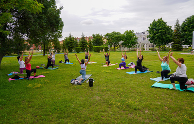 AÇIK HAVADA YOGA KEYFİ