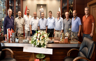 YÖRÜK TÜRKMENLERİ BAŞKAN ATAÇ'I ZİYARET ETTİ