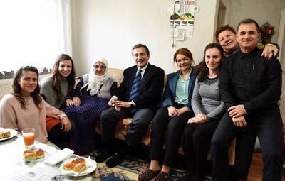 DENEYİMLİ YURTTAŞLARIN YÜZÜ TEBEV İLE GÜLÜYOR